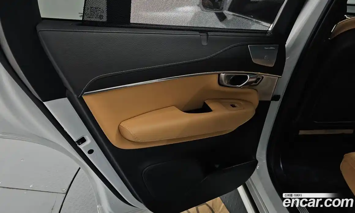 Volvo XC90 2024 2.0 автомат (гидро), фото 15