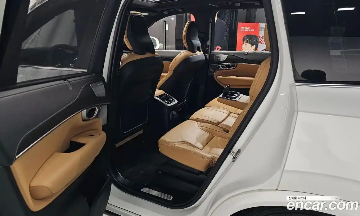 Volvo XC90 2024 2.0 автомат (гидро), фото 17