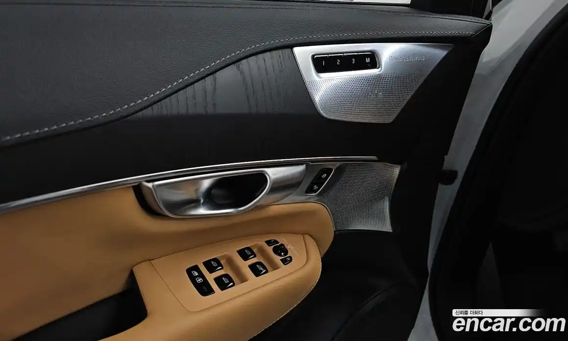 Volvo XC90 2024 2.0 автомат (гидро), фото 24