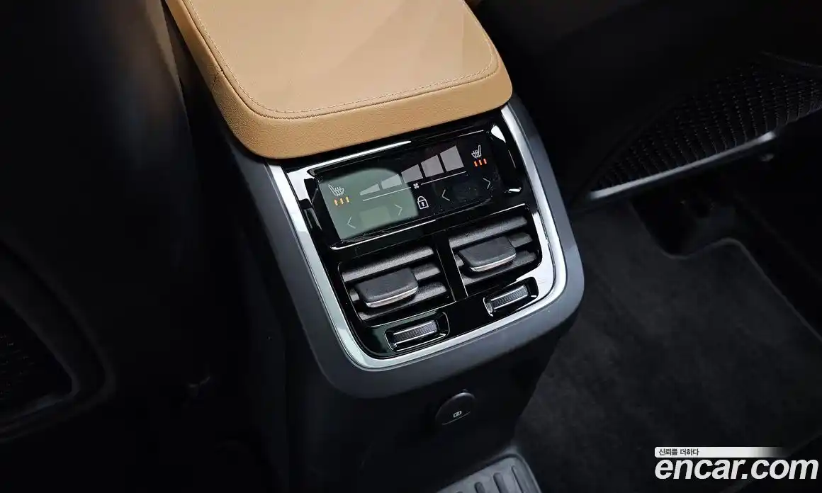 Volvo XC90 2024 2.0 автомат (гидро), фото 25