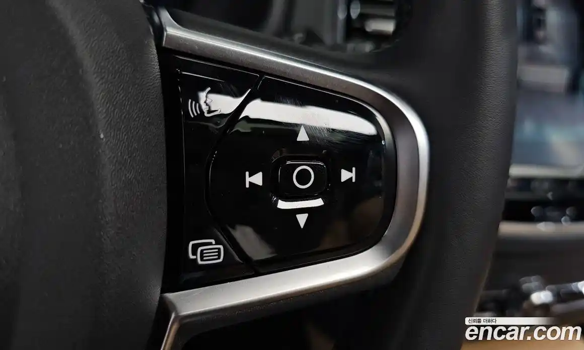 Volvo XC90 2024 2.0 автомат (гидро), фото 35