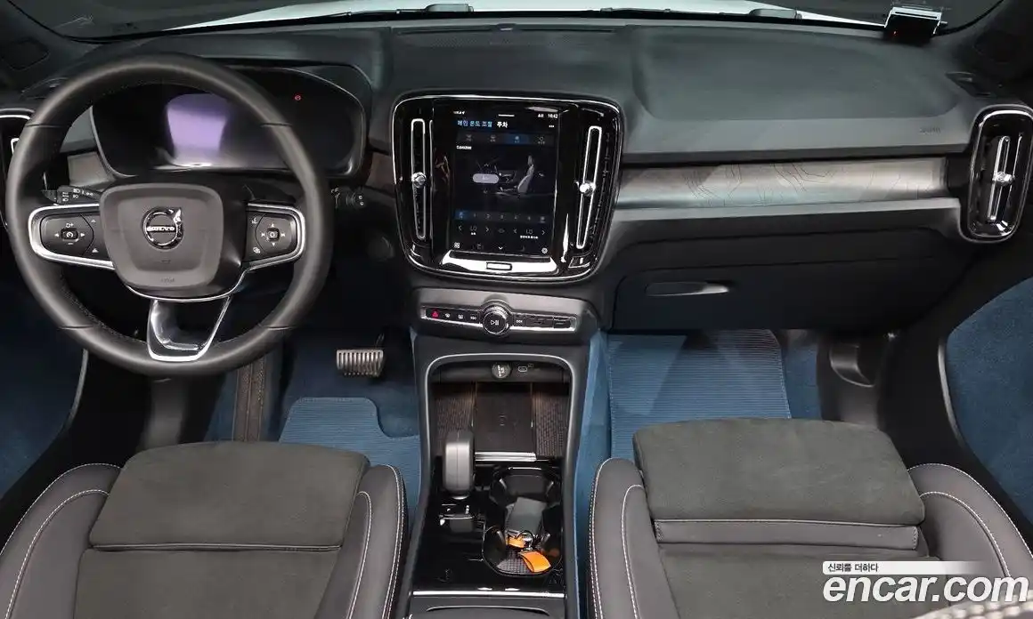 Volvo XC40 2022 0.2 автомат (гидро), фото 7