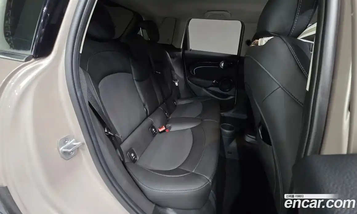 Mini Cooper 2024 1.5 автомат (гидро), фото 32