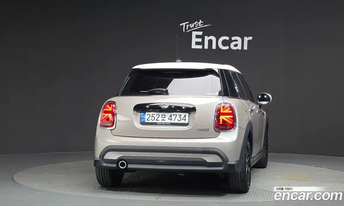 Mini Cooper 2024 1.5 автомат (гидро), фото 4