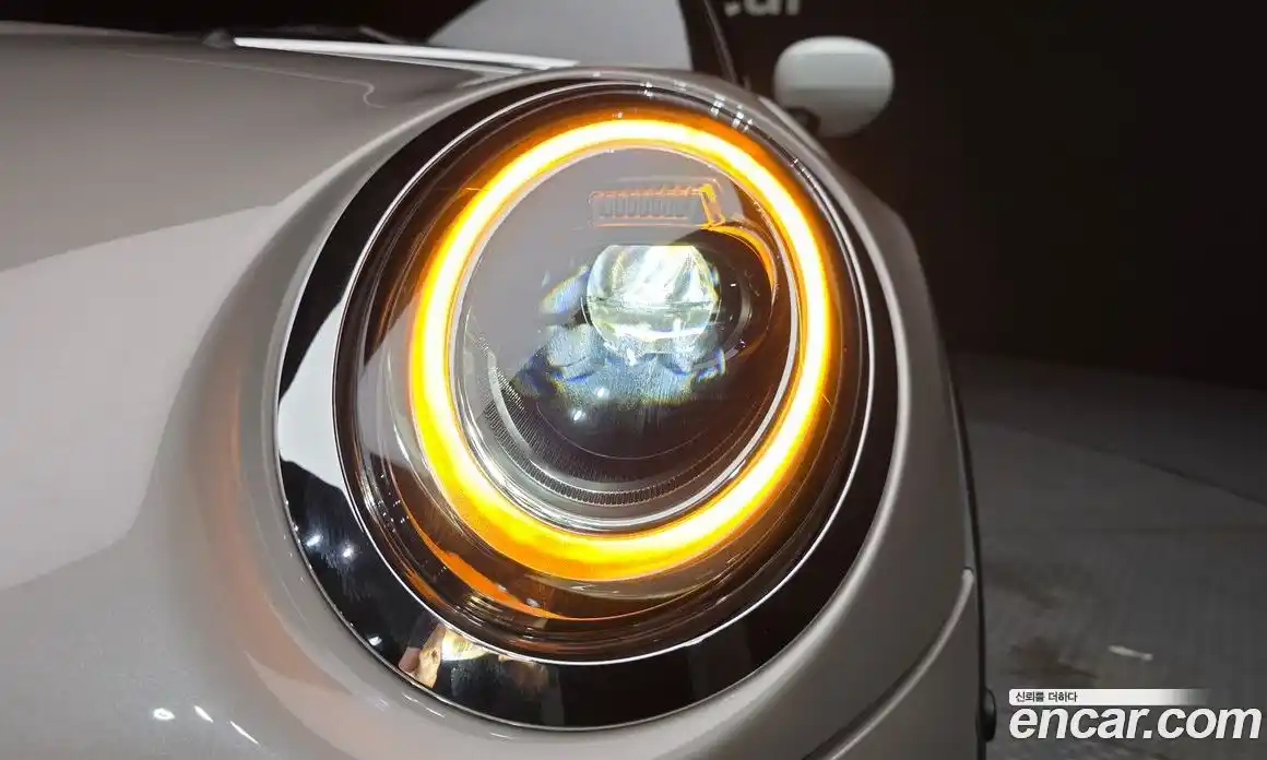 Mini Cooper 2024 1.5 автомат (гидро), фото 8