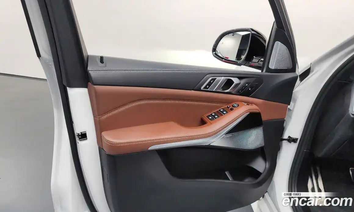 BMW X5 2022 4.4 автомат (гидро), фото 14