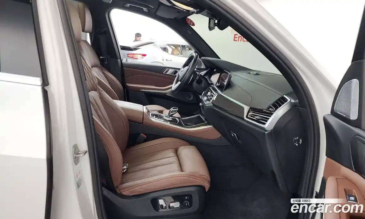 BMW X5 2022 4.4 автомат (гидро), фото 16
