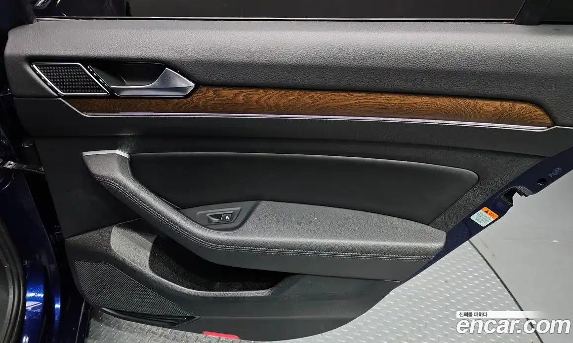 Volkswagen Passat 2018 2.0 автомат (гидро), фото 15