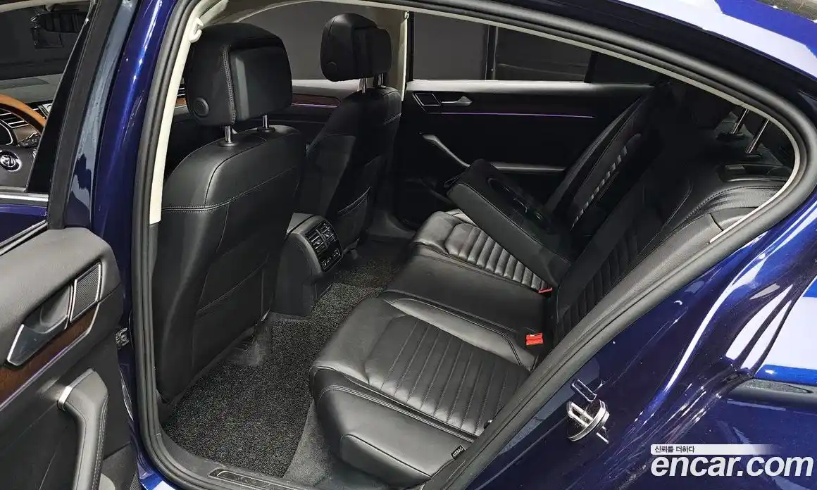 Volkswagen Passat 2018 2.0 автомат (гидро), фото 18