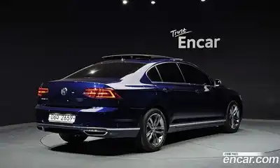 Volkswagen Passat 2018 2.0 автомат (гидро), миниатюра 2