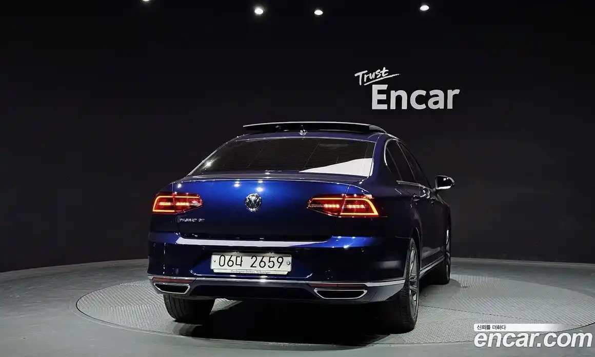 Volkswagen Passat 2018 2.0 автомат (гидро), фото 4