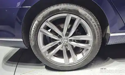 Volkswagen Passat 2018 2.0 автомат (гидро), миниатюра 5