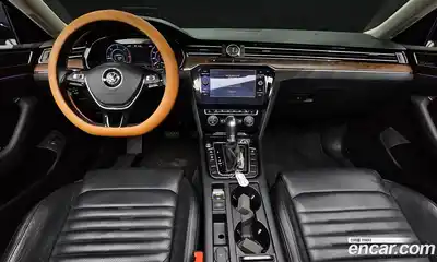 Volkswagen Passat 2018 2.0 автомат (гидро), миниатюра 10