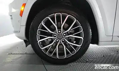 Jeep Cherokee 2023 3.6 автомат (гидро), миниатюра 5