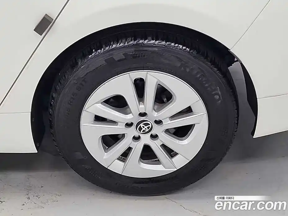 Toyota Prius 2017 1.8 гидро, фото 20