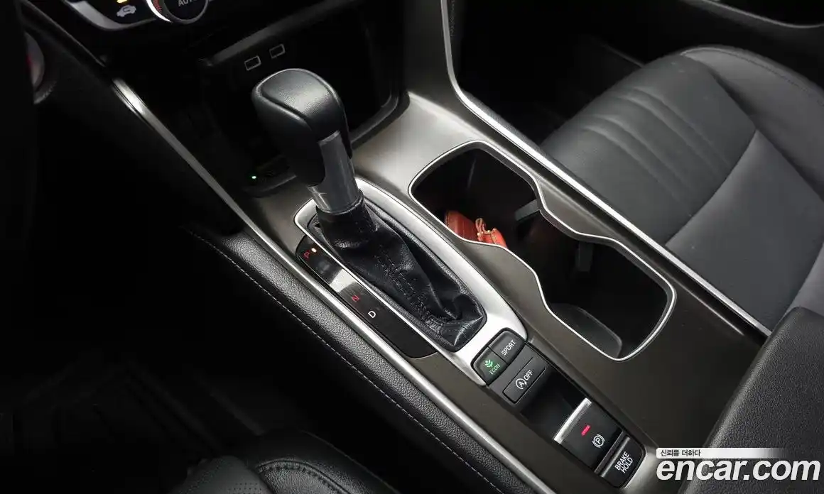 Honda Accord 2021 1.5 автомат (гидро), фото 12