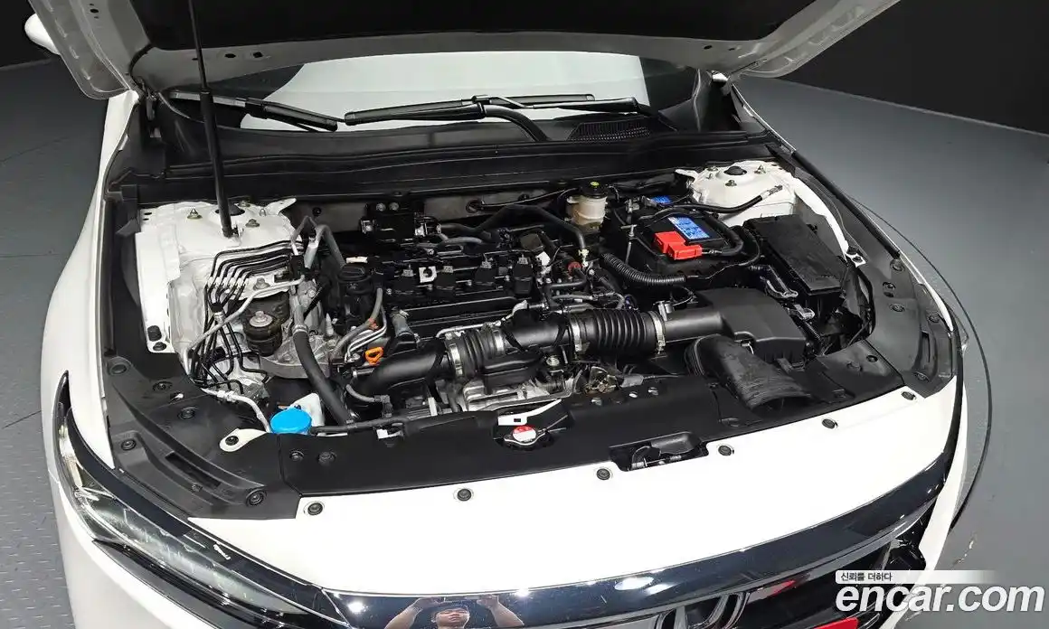 Honda Accord 2021 1.5 автомат (гидро), фото 6