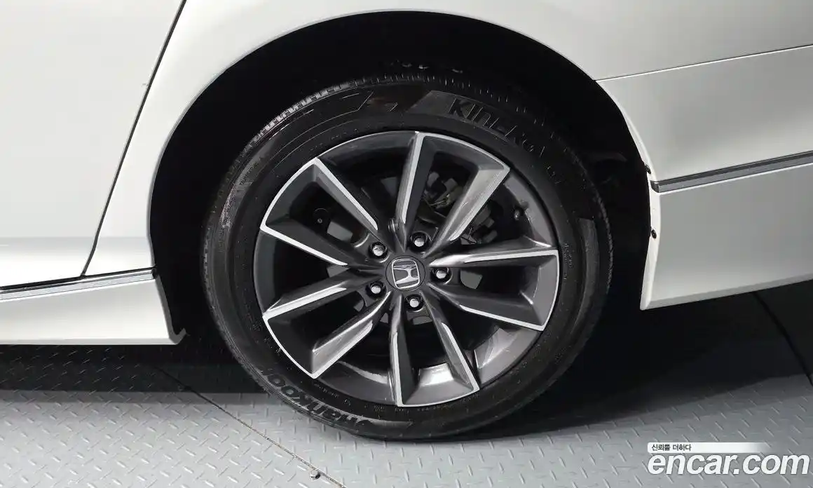Honda Accord 2021 1.5 автомат (гидро), фото 7
