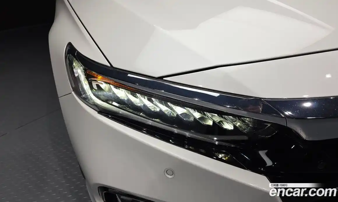 Honda Accord 2021 1.5 автомат (гидро), фото 8