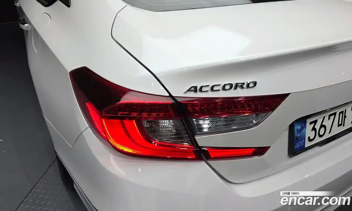 Honda Accord 2021 1.5 автомат (гидро), фото 9