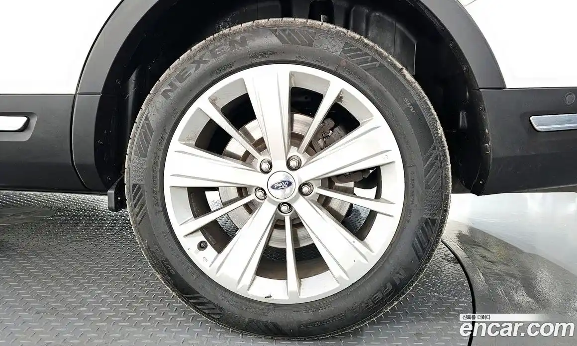 Ford Explorer 2018 2.3 автомат (гидро), фото 7