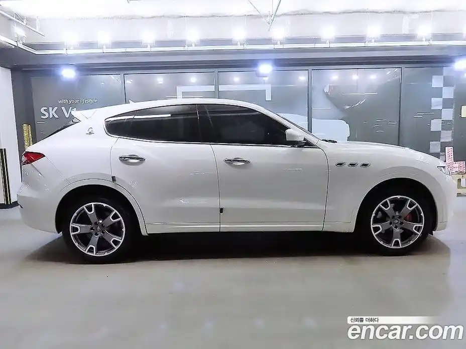Maserati Levante 2017 3.0 гидро, фото 3