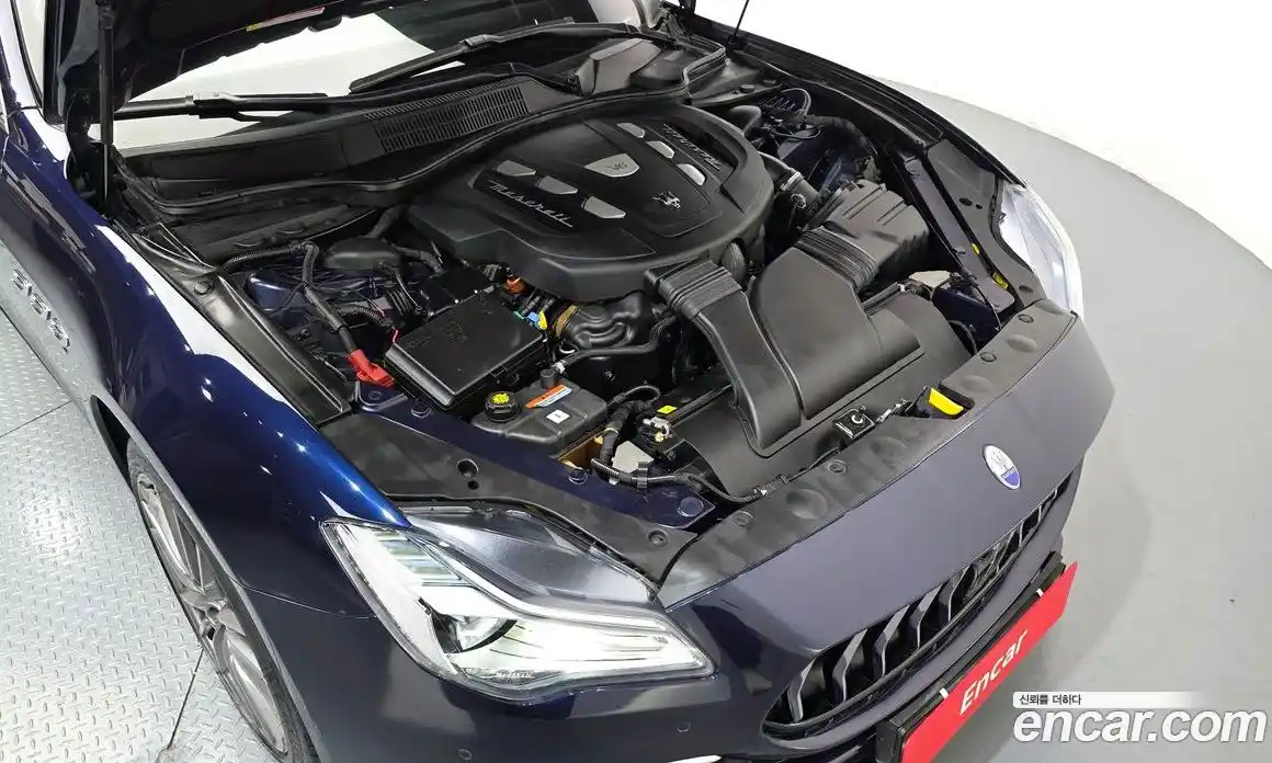 Maserati Quattroporte 2019 3.0 гидро, фото 6