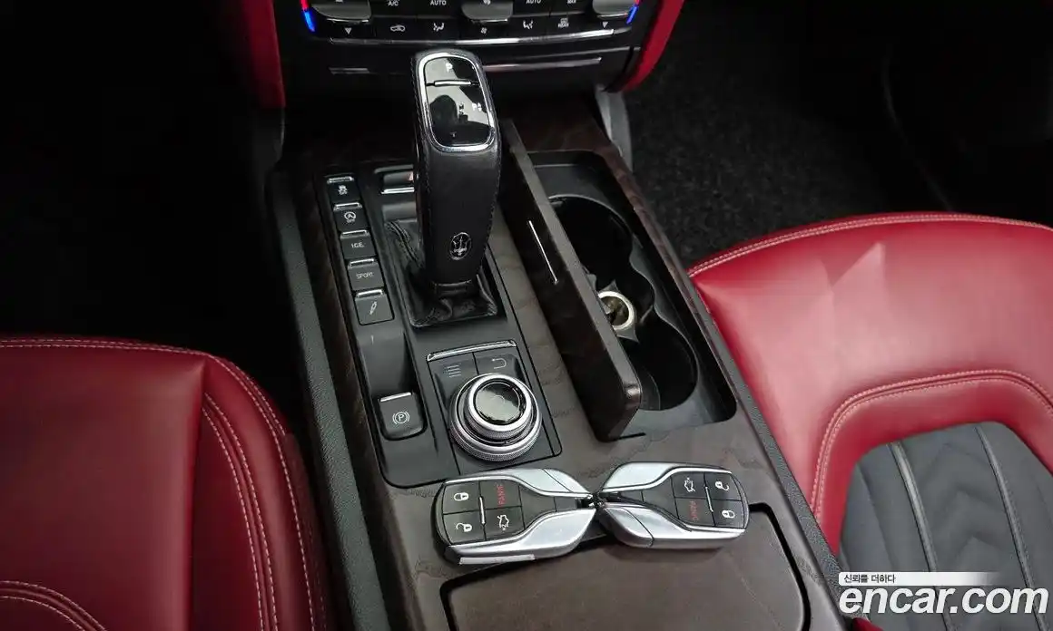 Maserati Quattroporte 2019 3.0 гидро, фото 9