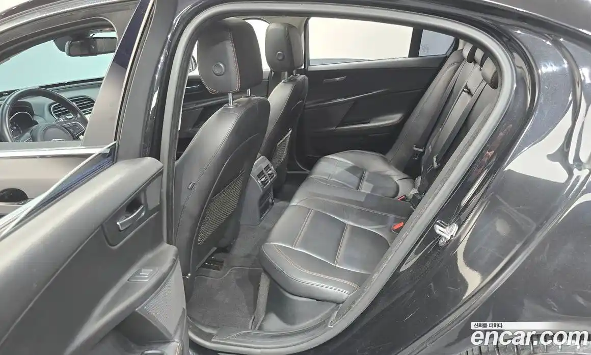 Jaguar XE 2016 2.0 гидро, фото 11