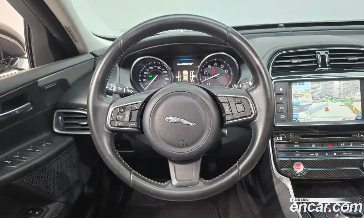Jaguar XE 2016 2.0 гидро, фото 13