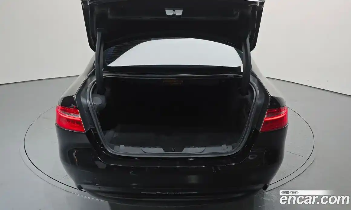 Jaguar XE 2016 2.0 гидро, фото 20