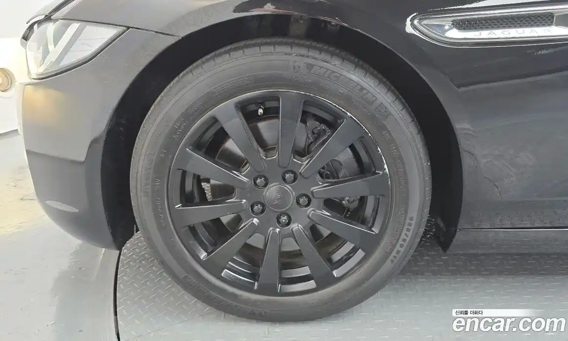 Jaguar XE 2016 2.0 гидро, фото 5