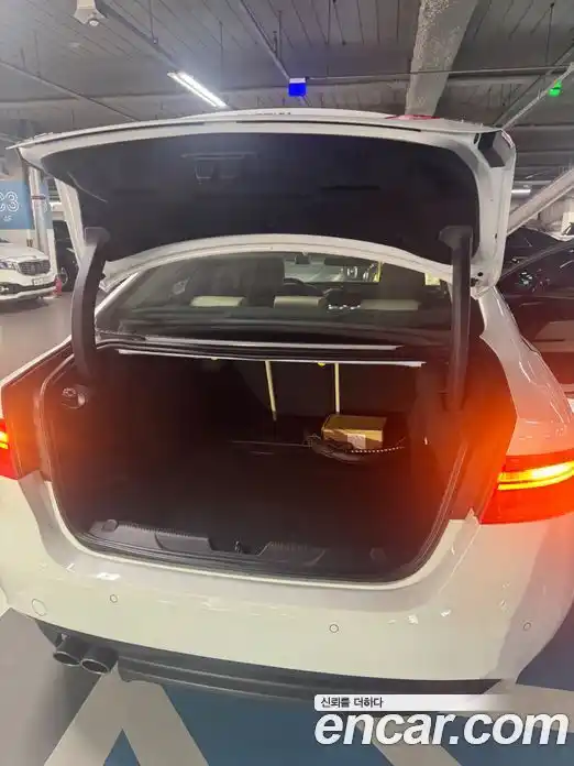Jaguar XE 2017 2.0 гидро, фото 9