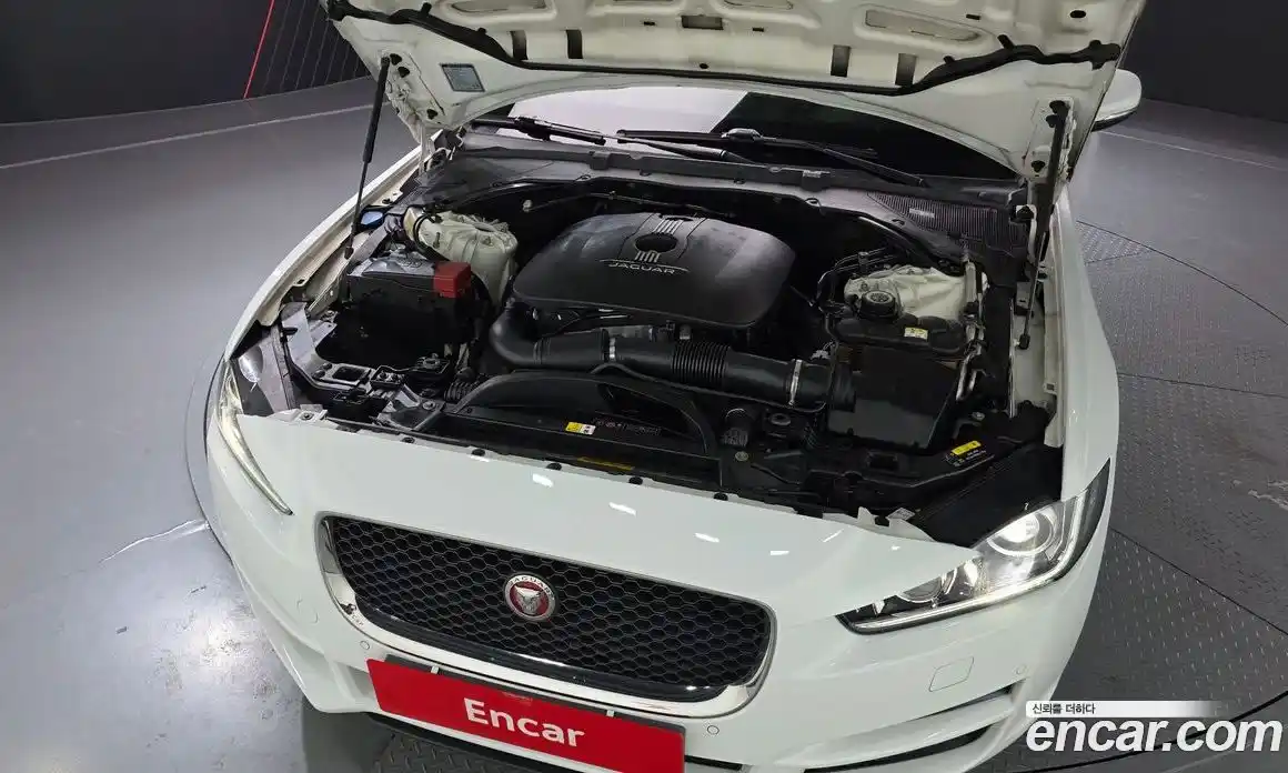 Jaguar XE 2017 2.0 гидро, фото 6