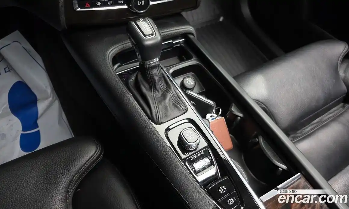 Volvo XC90 2018 2.0 автомат (гидро), фото 12