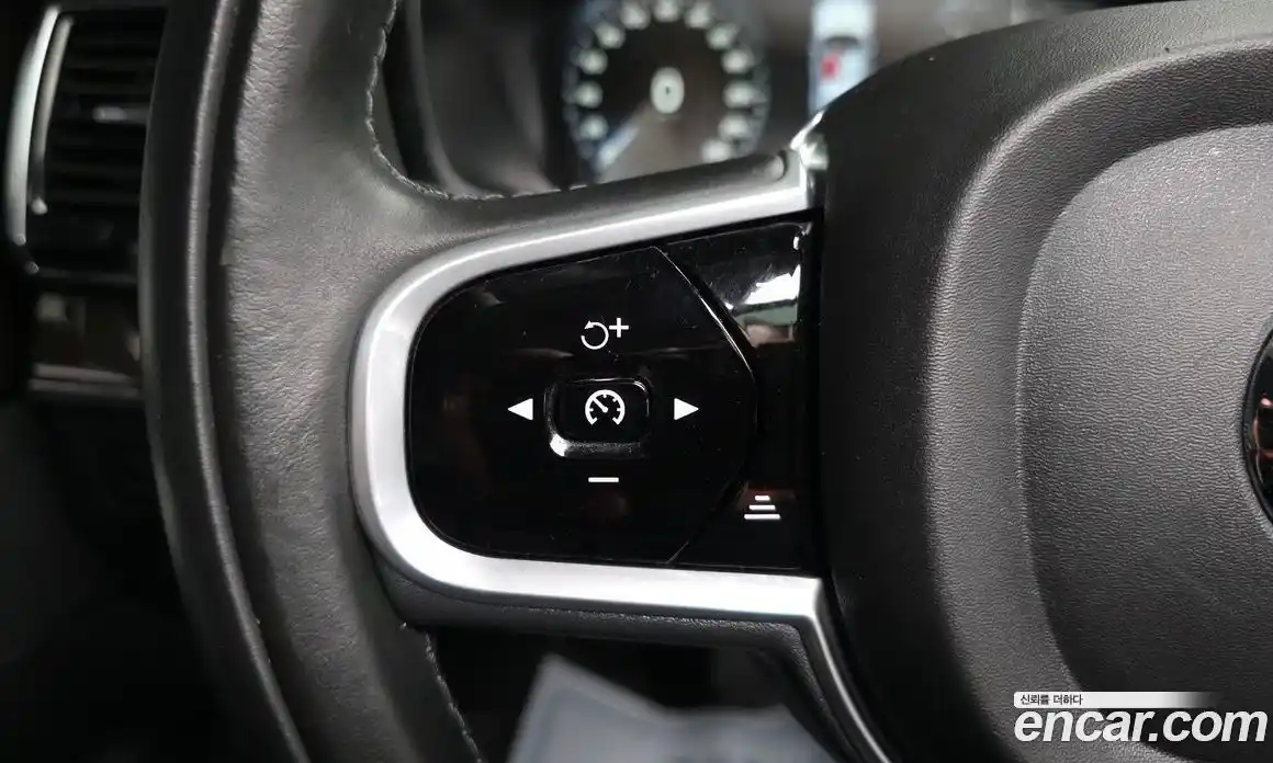 Volvo XC90 2018 2.0 автомат (гидро), фото 28