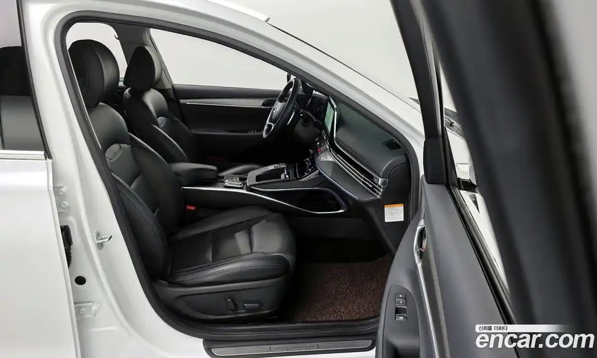 Hyundai Grandeur 2022 2.4 автомат (гидро), фото 16