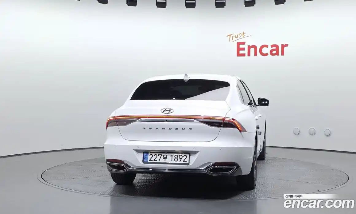 Hyundai Grandeur 2022 2.4 автомат (гидро), фото 4
