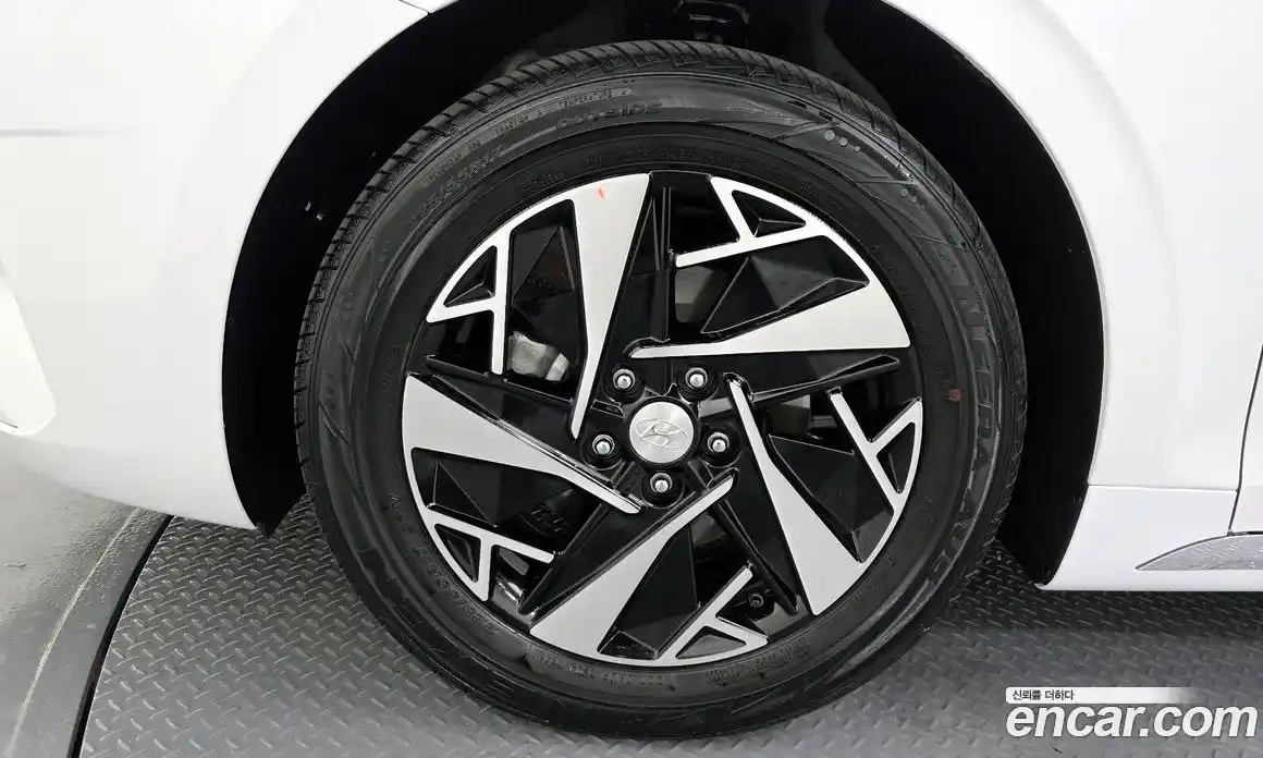 Hyundai Grandeur 2022 2.4 автомат (гидро), фото 5