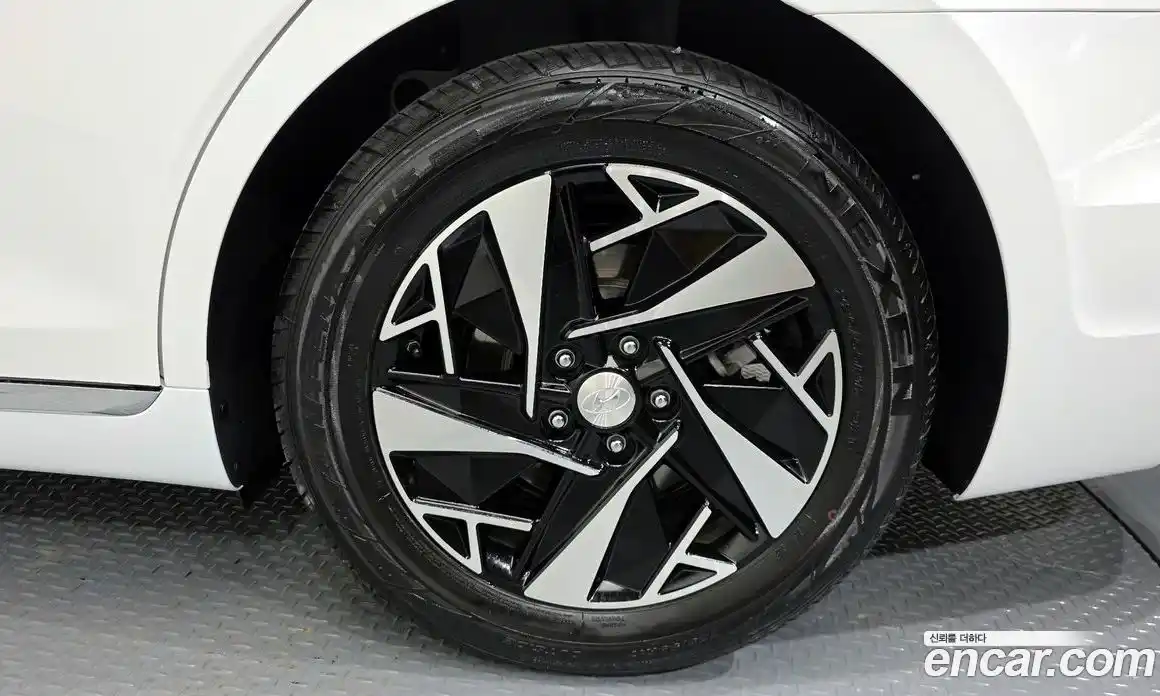 Hyundai Grandeur 2022 2.4 автомат (гидро), фото 7