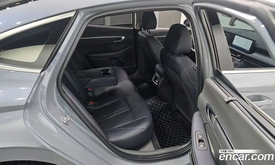 Hyundai Sonata 2024 1.6 автомат (гидро), фото 16
