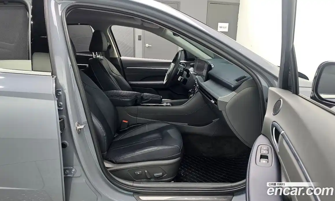 Hyundai Sonata 2024 1.6 автомат (гидро), фото 18