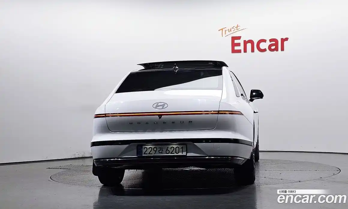 Hyundai Grandeur 2024 1.6 автомат (гидро), фото 4
