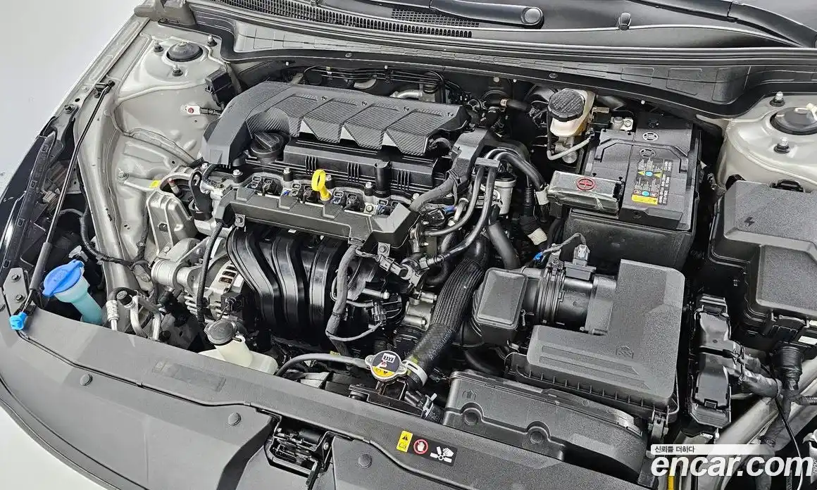 Hyundai Avante 2021 1.6 автомат (гидро), фото 6
