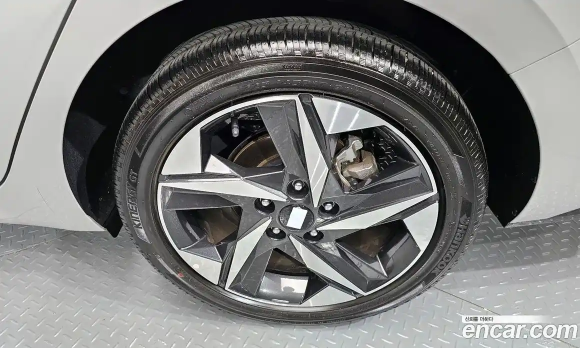 Hyundai Avante 2021 1.6 автомат (гидро), фото 7