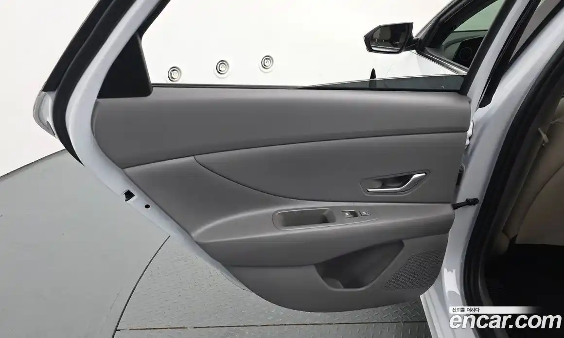 Hyundai Avante 2024 1.6 автомат (гидро), фото 14