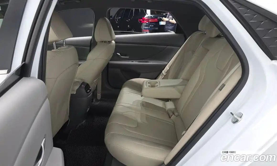 Hyundai Avante 2024 1.6 автомат (гидро), фото 16