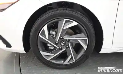 Hyundai Avante 2024 1.6 автомат (гидро), миниатюра 4