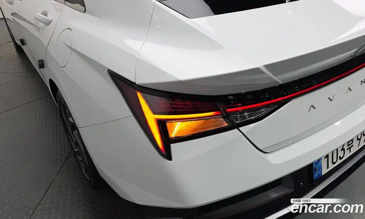 Hyundai Avante 2024 1.6 автомат (гидро), фото 8