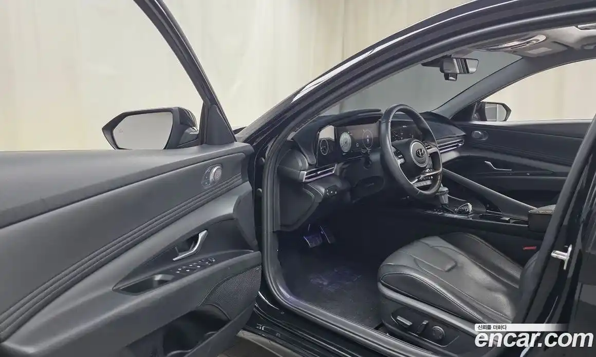 Hyundai Avante 2023 1.6 автомат (гидро), фото 13
